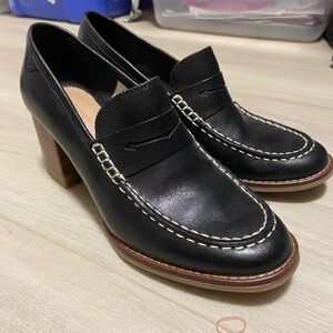 Black Sperry heels size 7